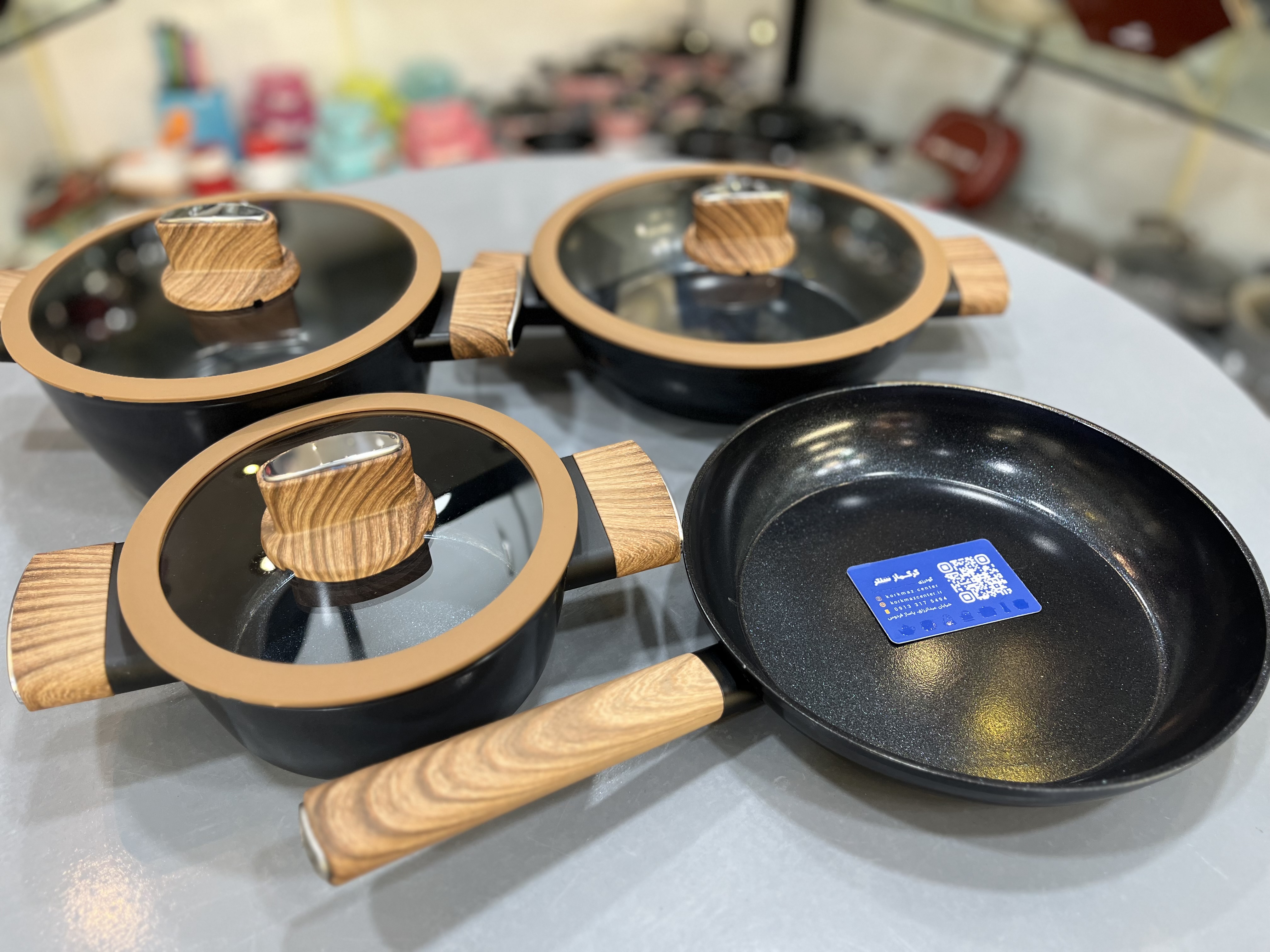 سرویس قابلمه مادام کوکو ٧ پارچه مشکی طرح چوب Titanium Profesional Madam coco